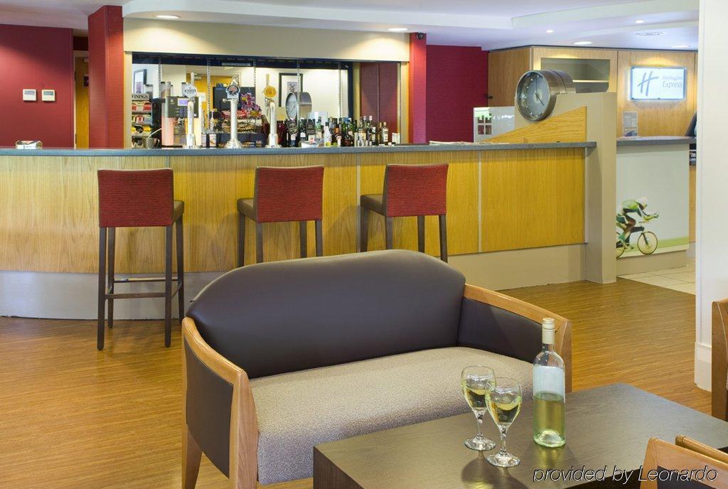 Holiday Inn Express Swansea East By Ihg Restoran gambar
